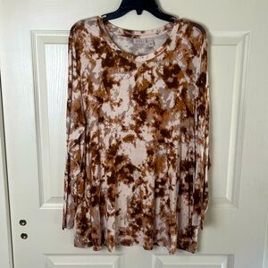 LOGO by Lori Goldstein Long Sleeve Tie-Dye Top in Brown and Cream